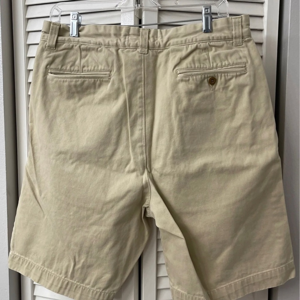 EUC Men’s RedHead Khaki Shorts (Size 34) - Picture 3 of 3